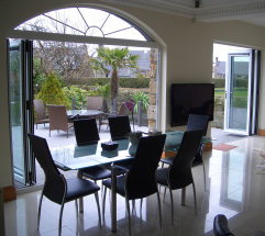 Bifolding Doors onHover Pic