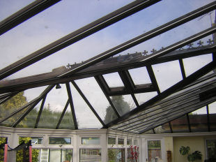 Switchable privacy glass